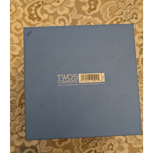 Two's Company Blue Hydrangea Puzzle, 500 Pieces, Spring, Floral - Picture 3 of 5